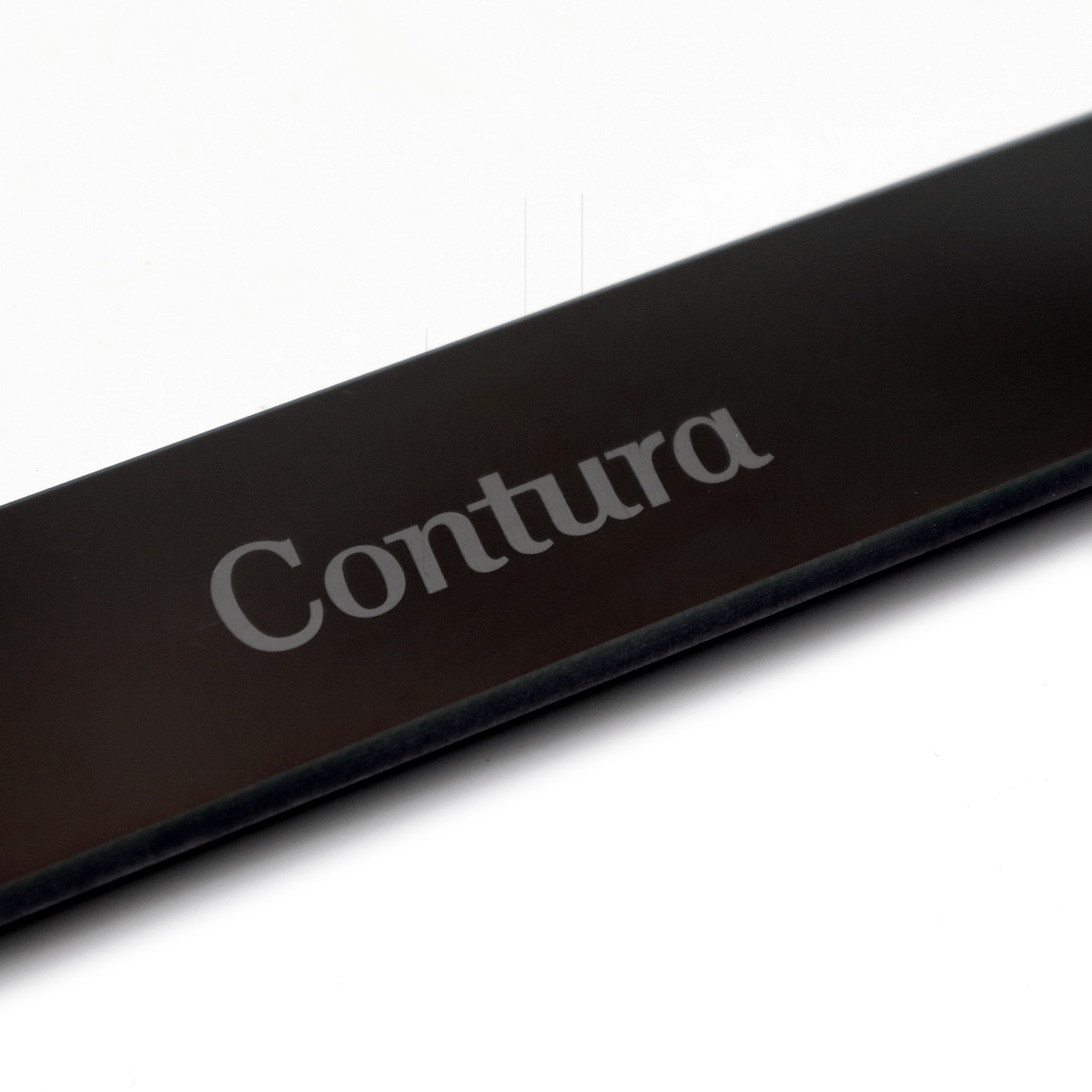 Contura i51 Türglas - Detail Schriftzug