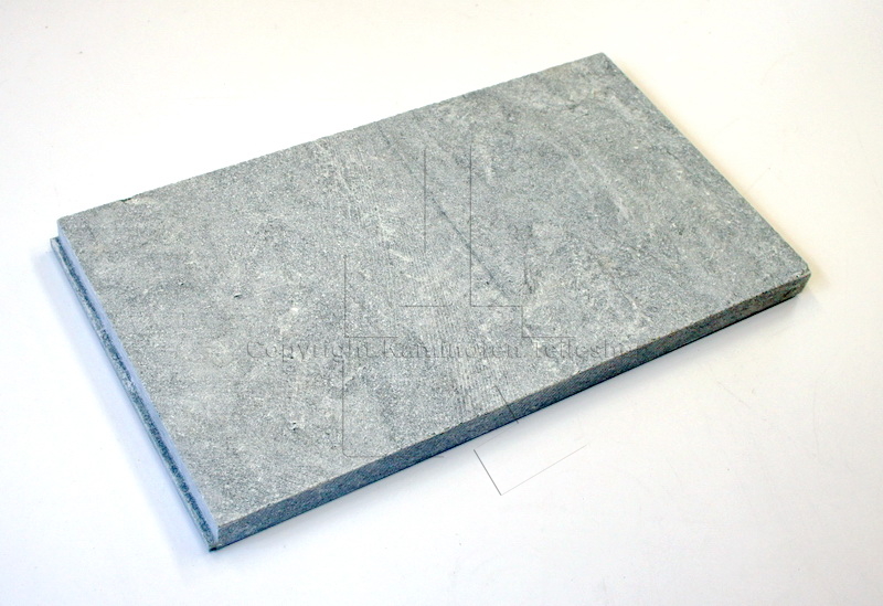 Contura 470 seitlicher Sockelstein von hinten