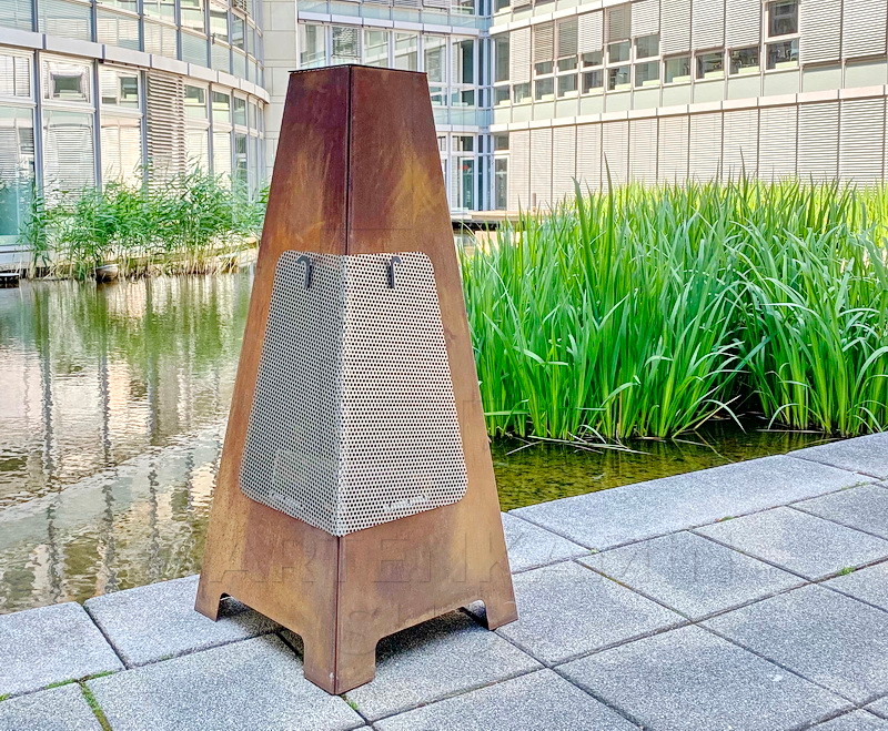 Jotul Terrazza Funkenschutz-Set am Gartenkamin verbaut