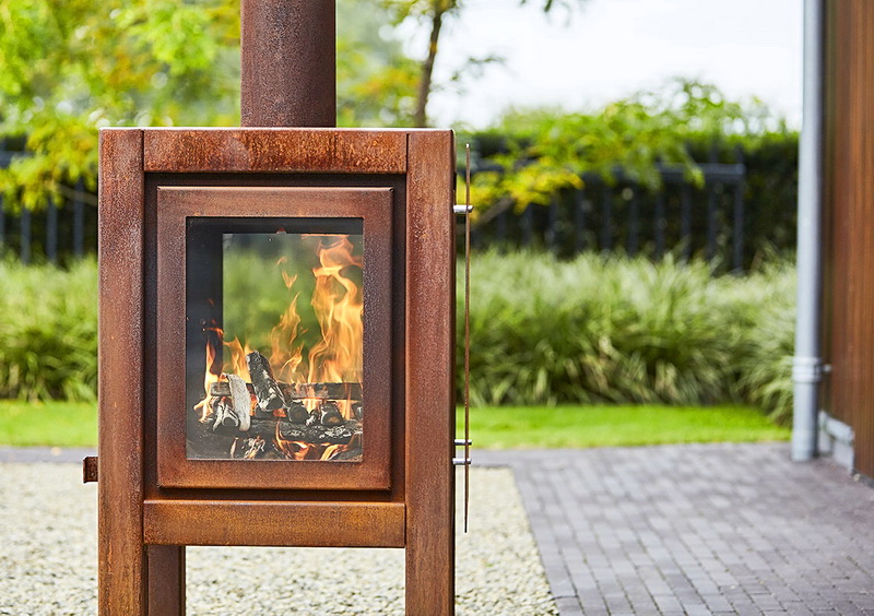 RB73 Quaruba XXL Hitzeschild an Rückwand montiert