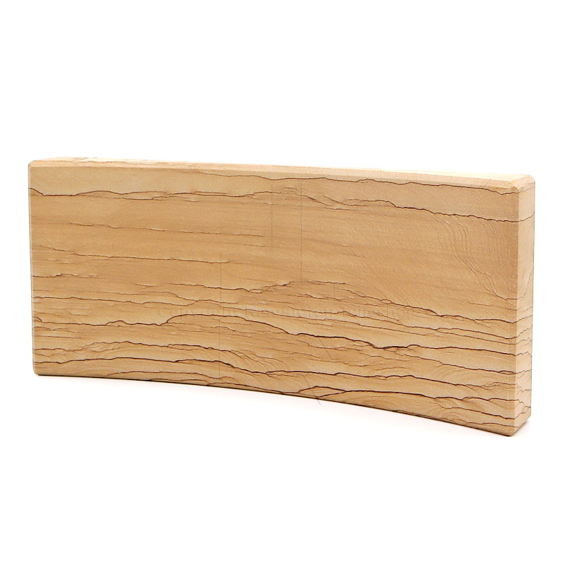 Skantherm beo Warmhaltefachstein aus Sandstein stehend