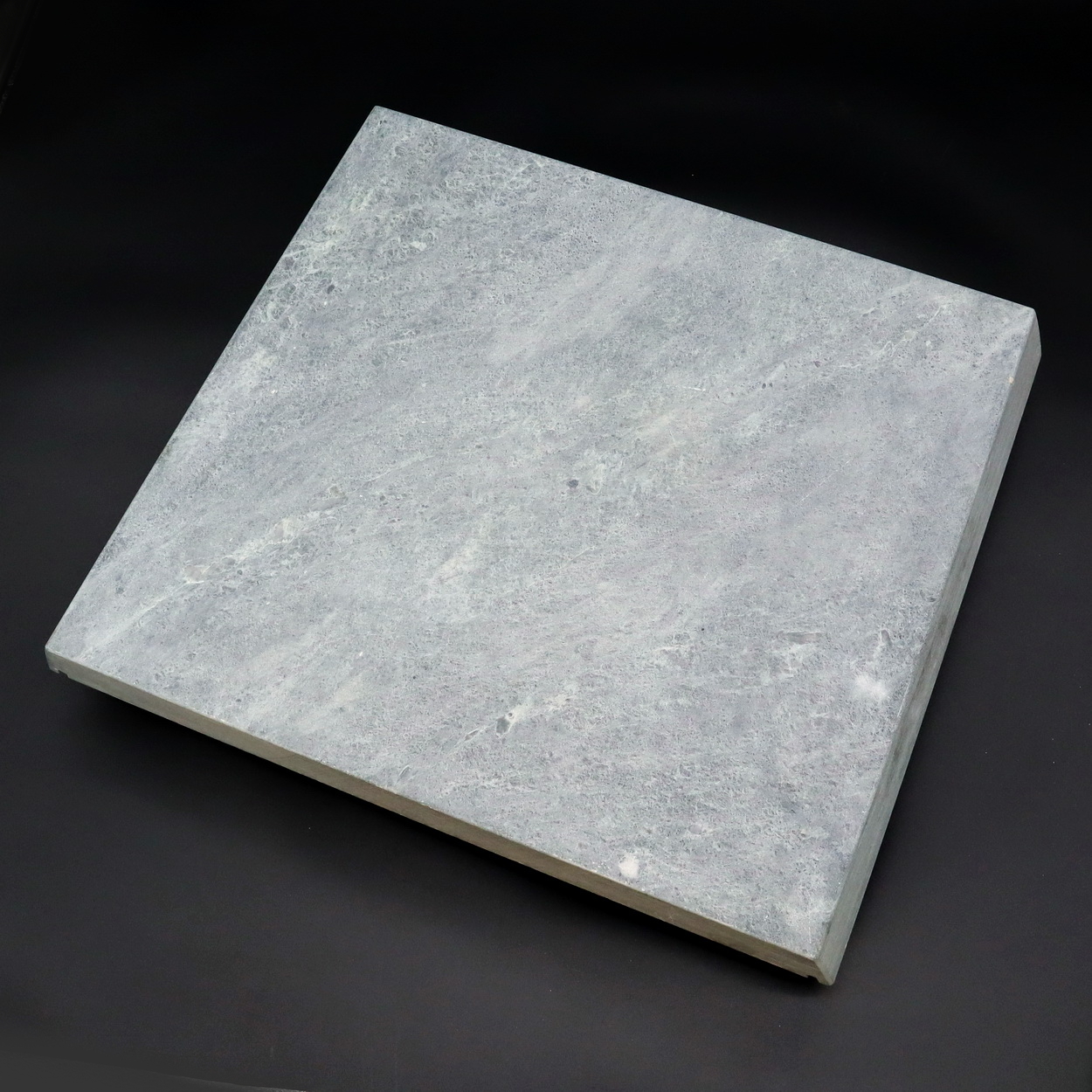 Steintile, Schieferplatte, graue Fliese, grauer Stein, quadratische Fliese