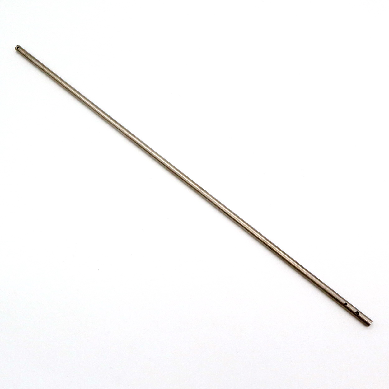 Edelstahlstab, Metallstab, langer Stab, Stab mit Bohrungen, schlanker Stab