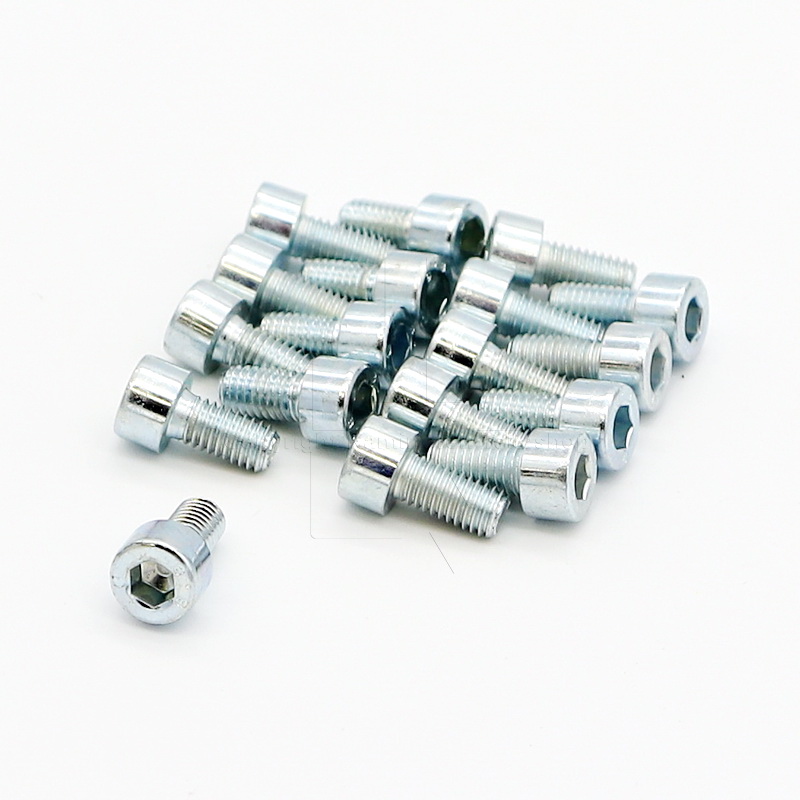 Skantherm Nobus Schrauben für Türinnenrahmen