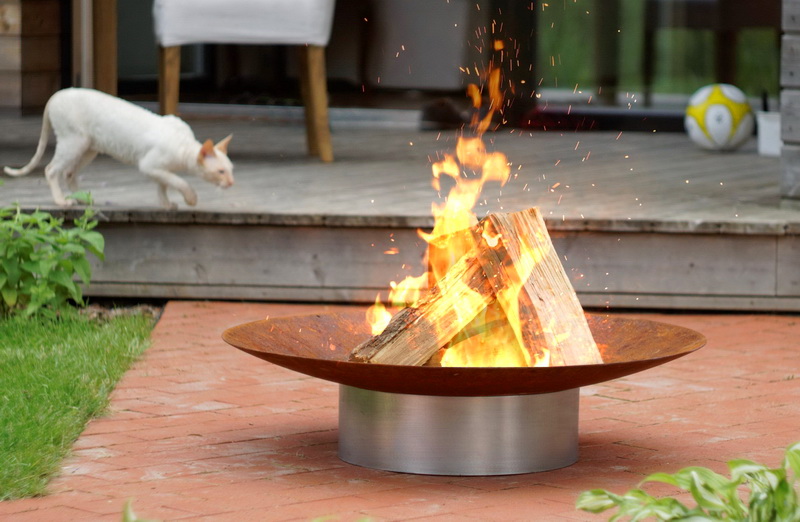Feuerstelle Gedi ø 80 x 20 cm aus Rohstahl rostemd mit Fuß aus Edelstahl
