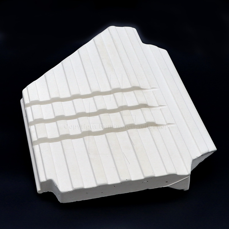 Nordpeis Salzburg M II rechter Brennraumstein der Ofenauskleidung aus Thermotte