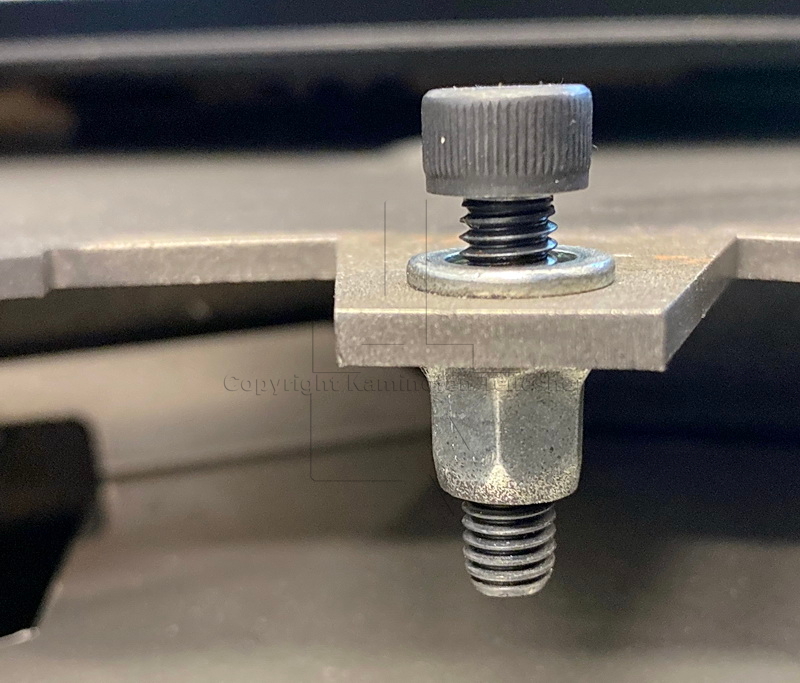 Contura Gewindeniethülse mit Schraube für Abgasstutzen