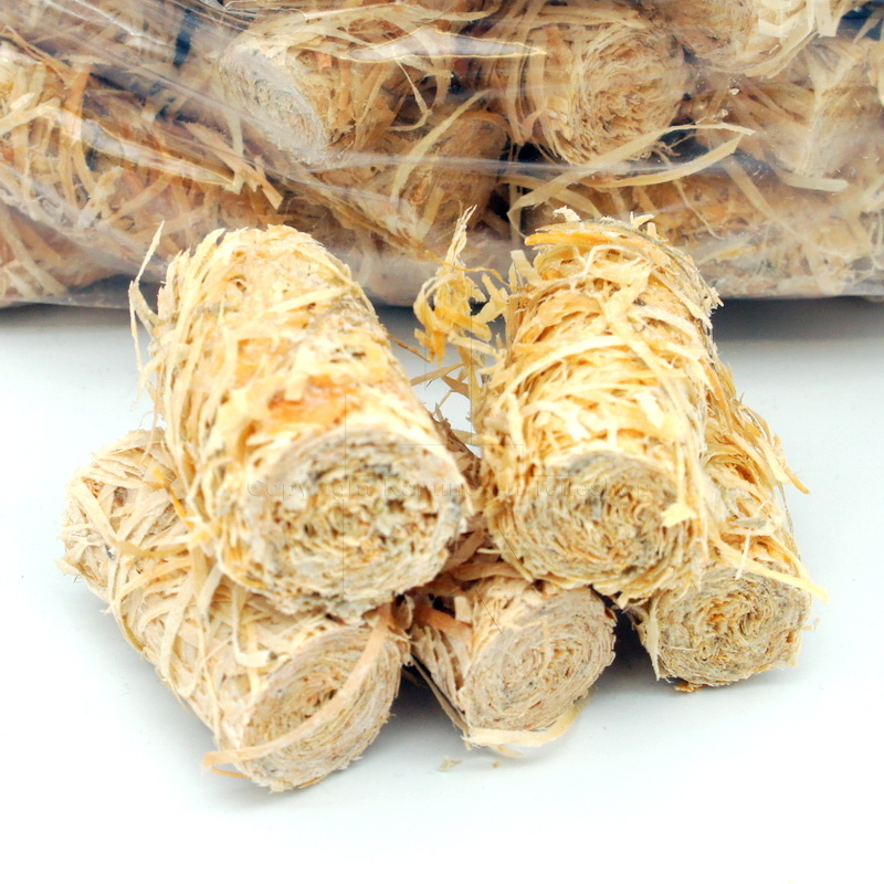 Anzünder aus Holzwolle und Wachs